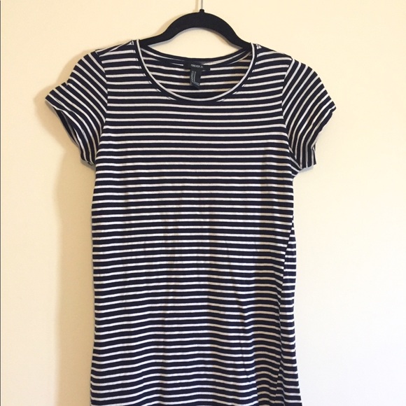 Forever 21 T-Shirt Dress - Picture 2 of 2